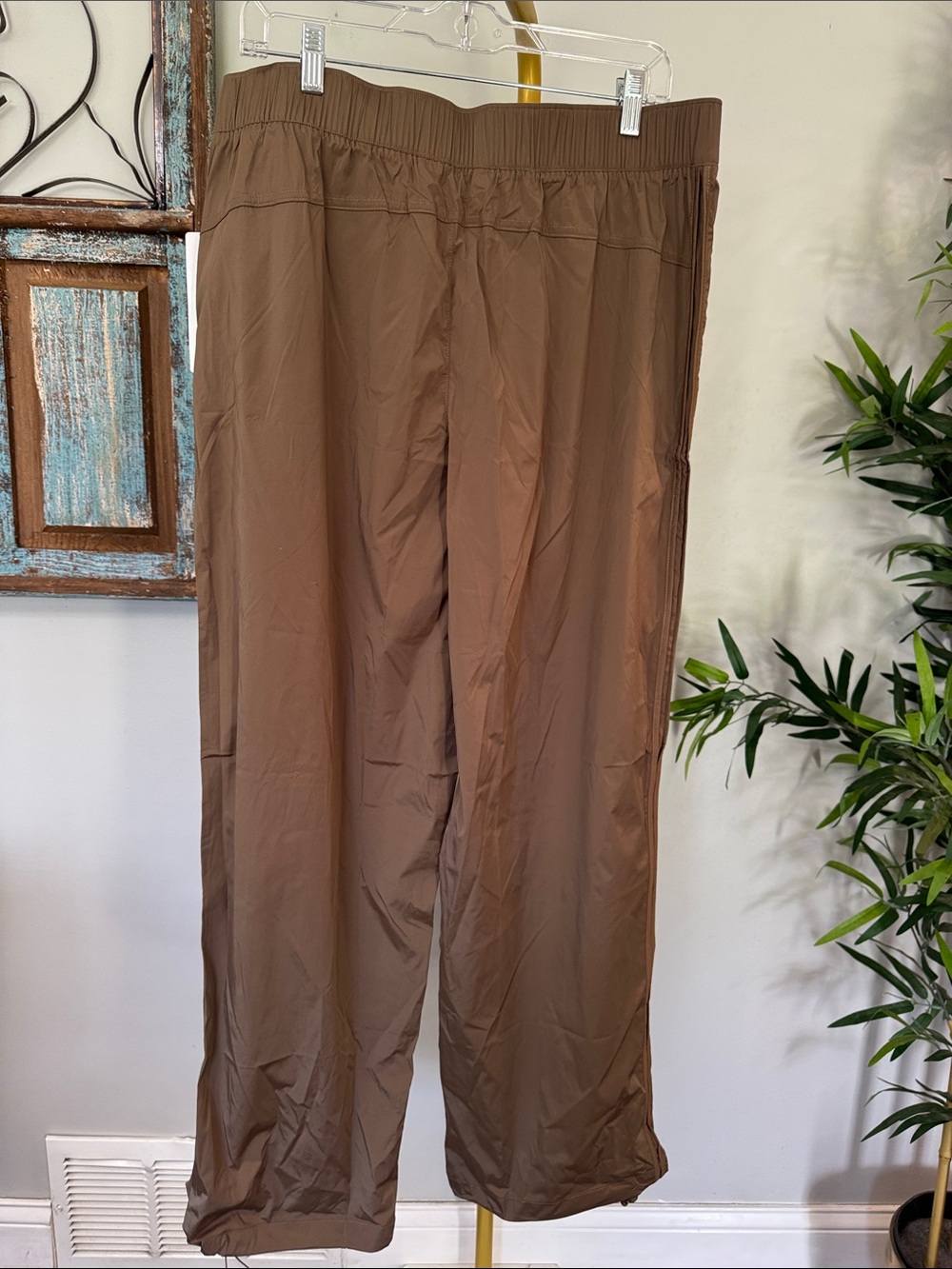 Athleta rise pantalon pants Brown nylon Lightweight Pull-On Track Pants NWT L - Picture 5 of 12